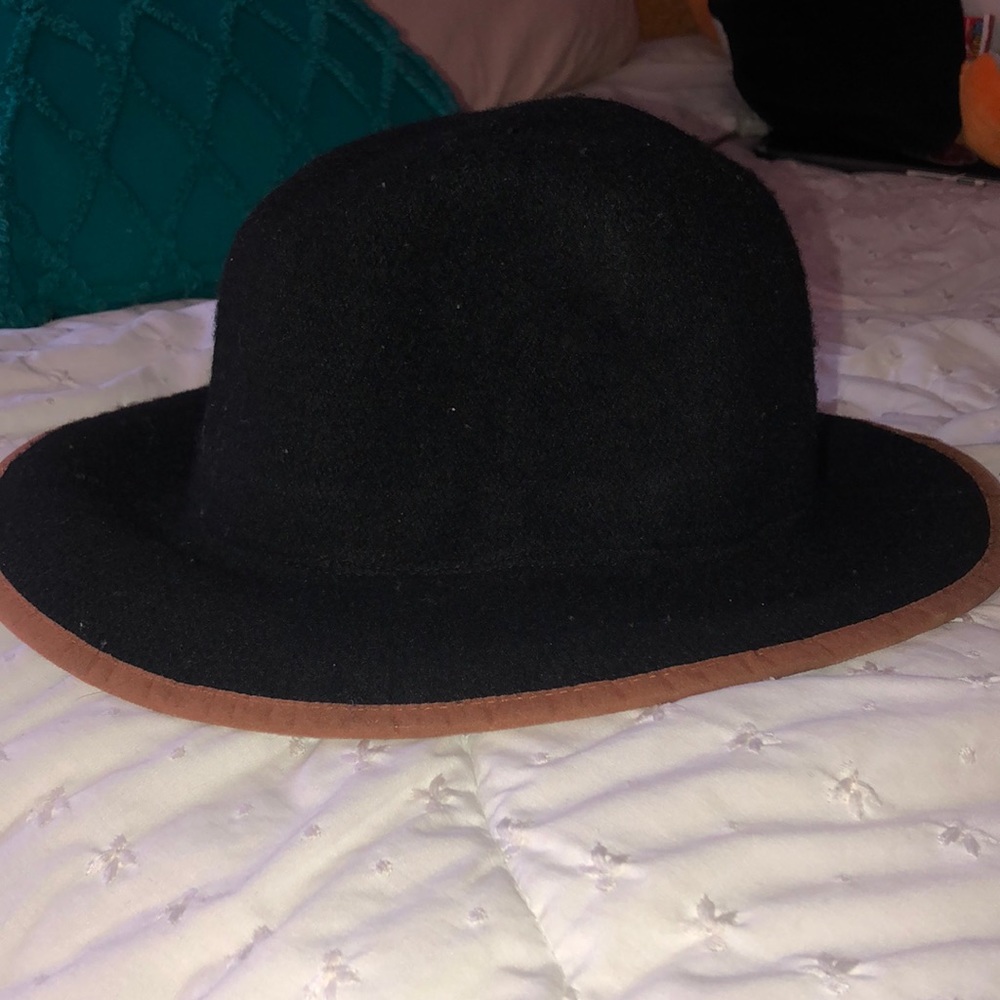 hardly worn free people fall/ winter hat